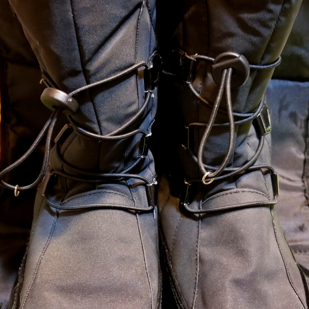 Snow boots women